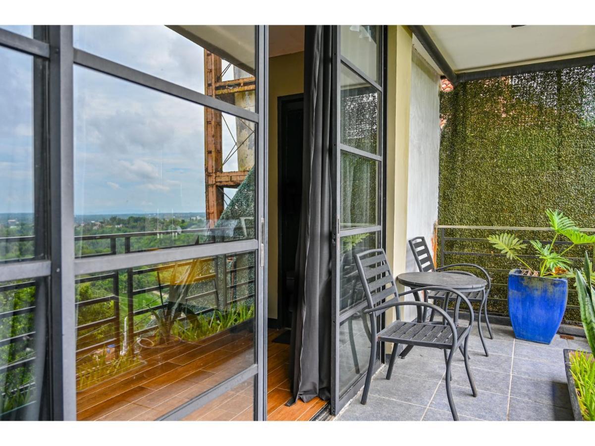 Capital O 890 Nami Hotel Tagaytay Tagaytay City Extérieur photo