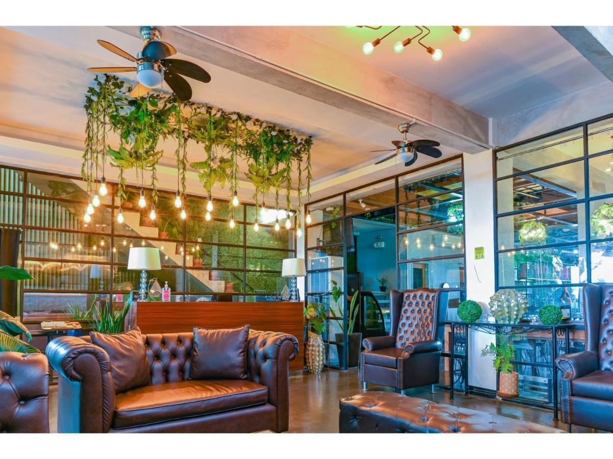 Capital O 890 Nami Hotel Tagaytay Tagaytay City Extérieur photo