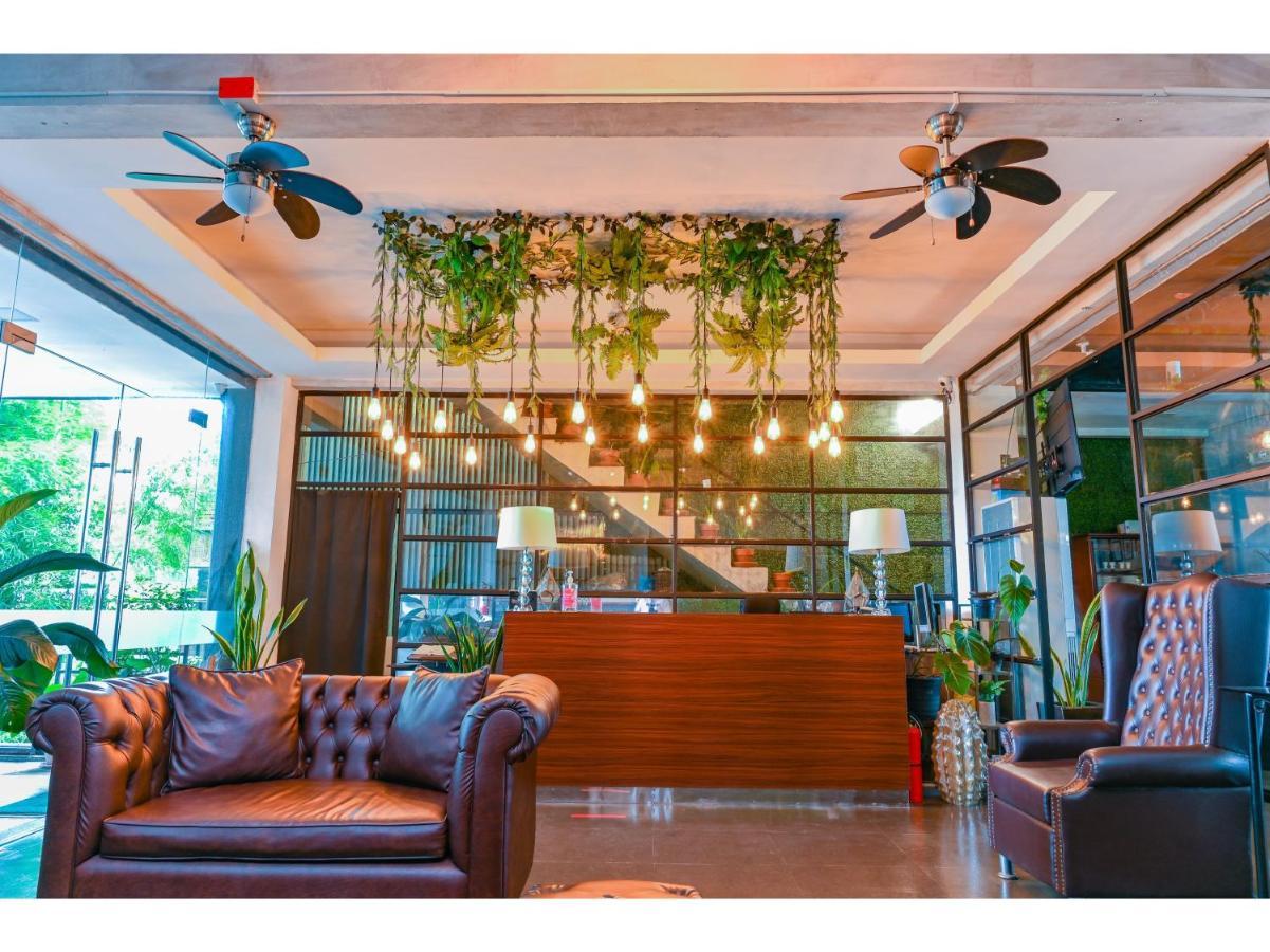Capital O 890 Nami Hotel Tagaytay Tagaytay City Extérieur photo